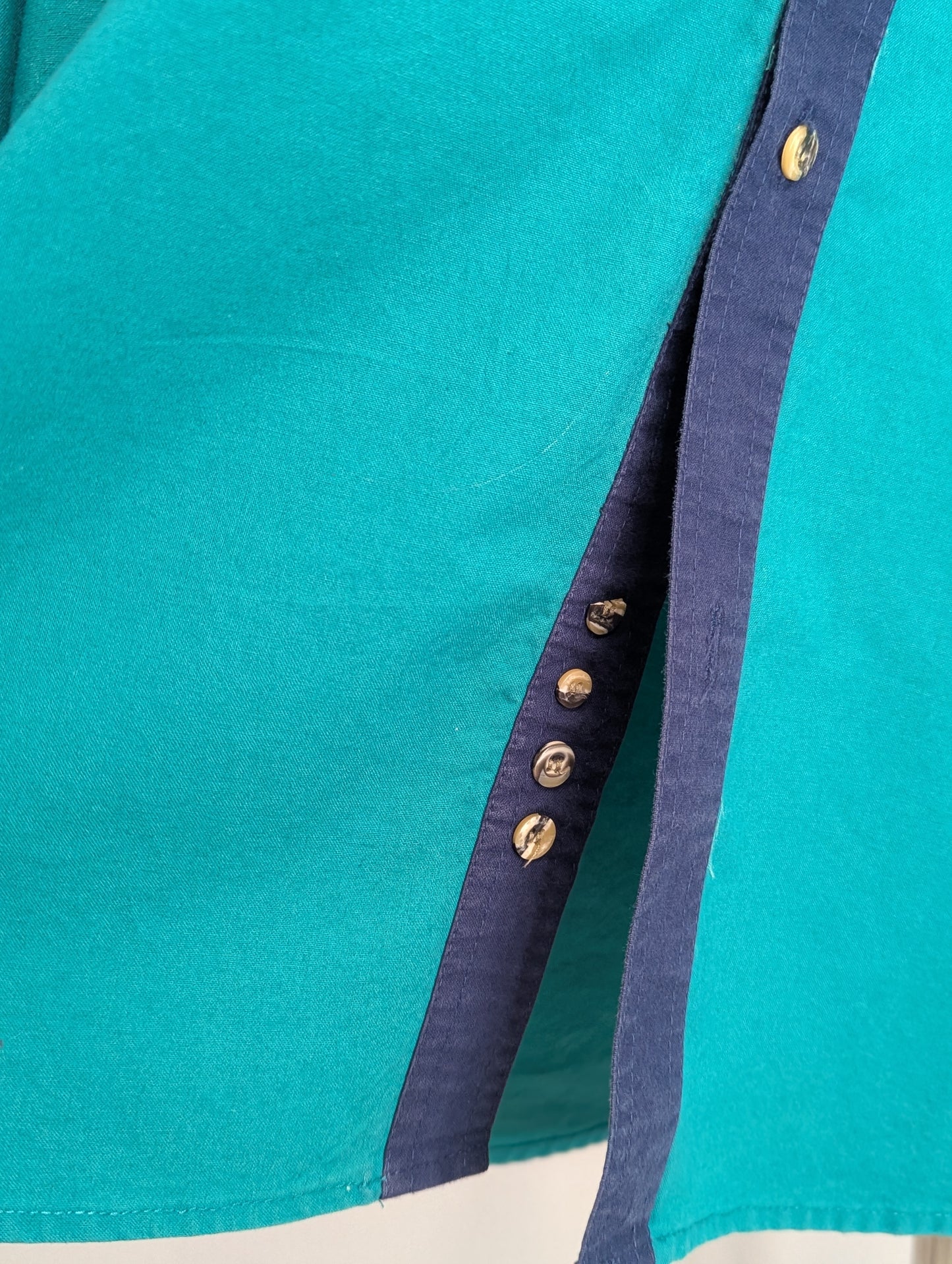 The San Angelo Collection Vintage Long Sleeve Colorblock Shirt